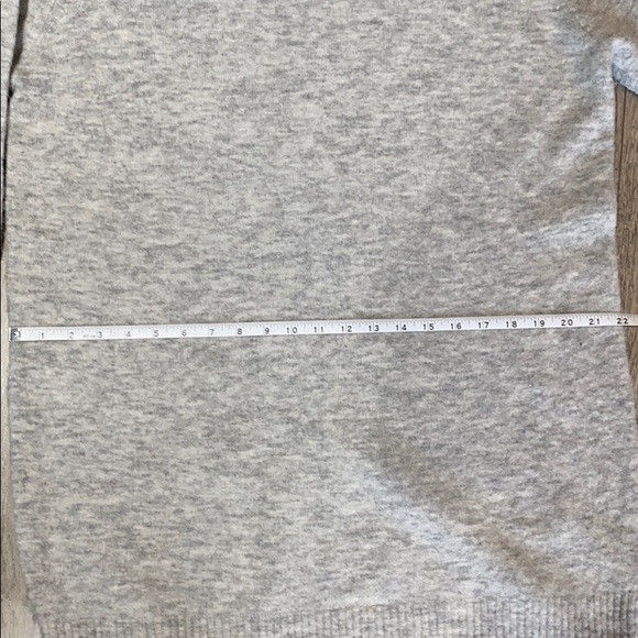 Aritzia Wilfred Sweater - Picture 10 of 11